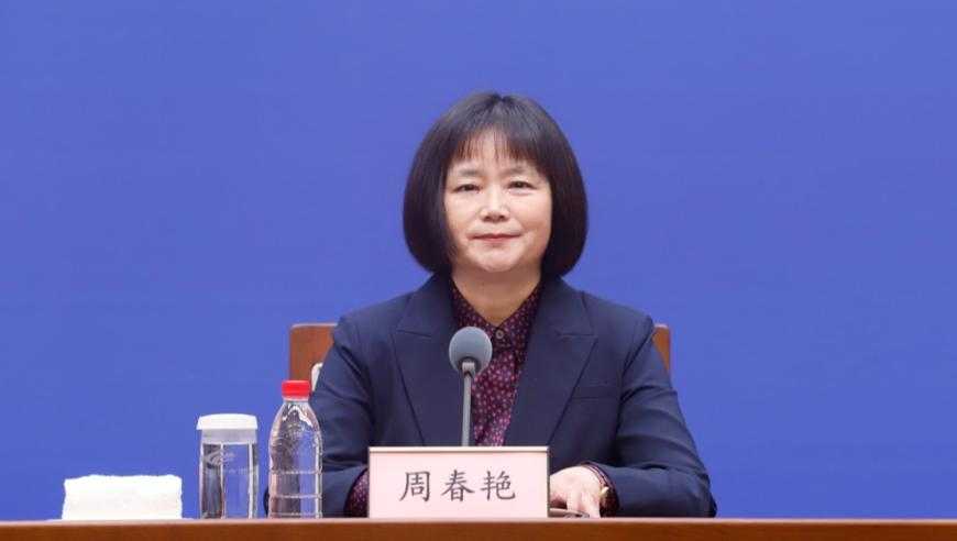 多名环卫工对着公厕跪拜,118论坛免费资料大全香港王中王,确保成语解释落实的问题_视频版V3.33